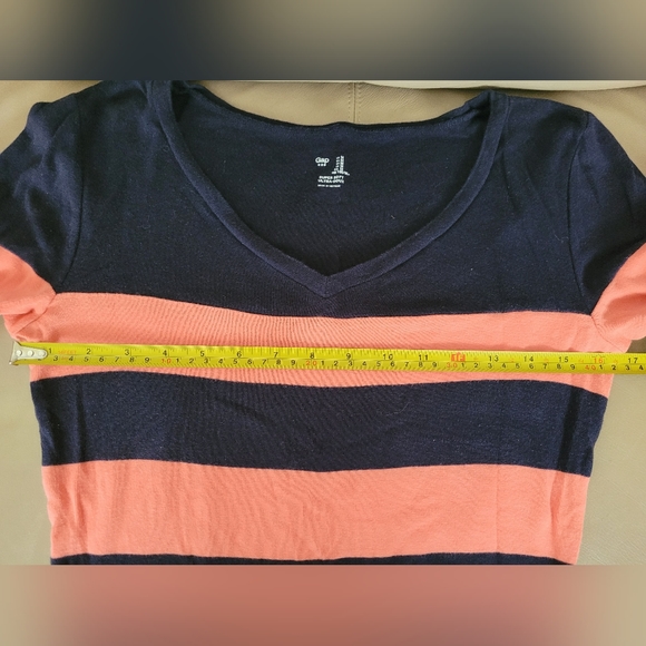 Gap super soft women's sweater. Size medium. - Picture 5 of 6